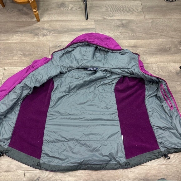 Arc'teryx Women’s Atom LT Insulated Hoody Purple Plum Full Zip Lightweight Large - Picture 9 of 11